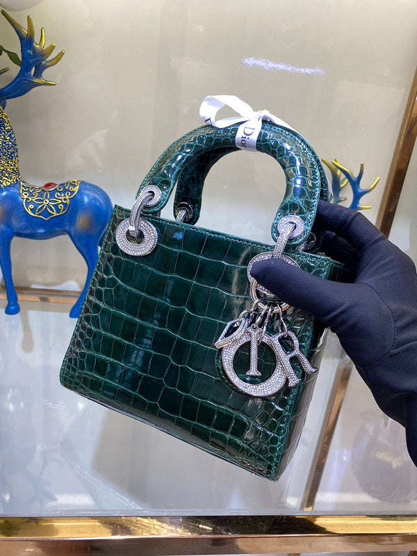 Dragons Bags Detail