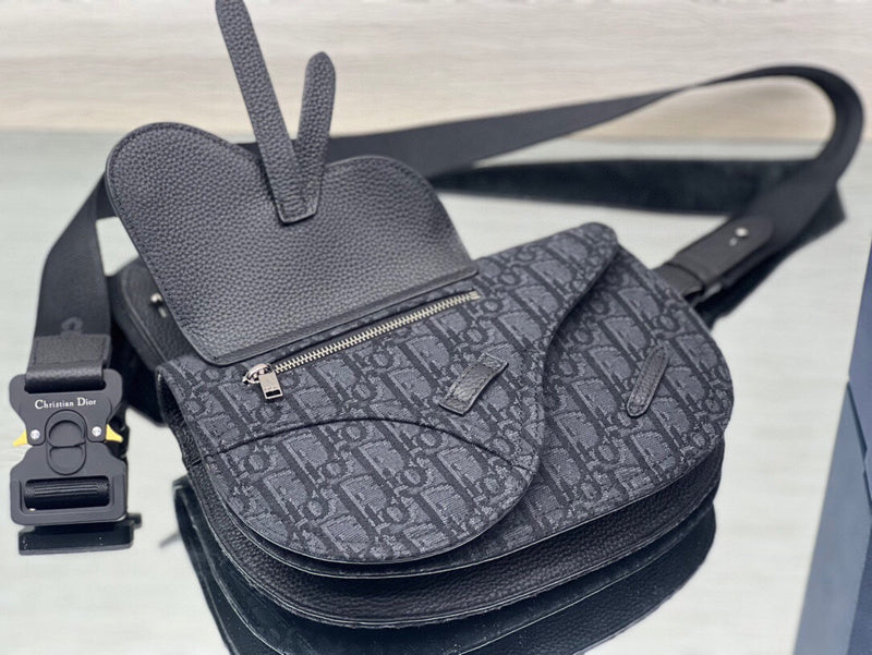Dragons Bags Detail