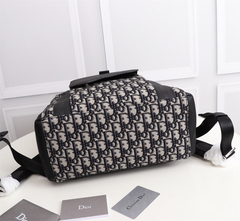 Dragons Bags Detail