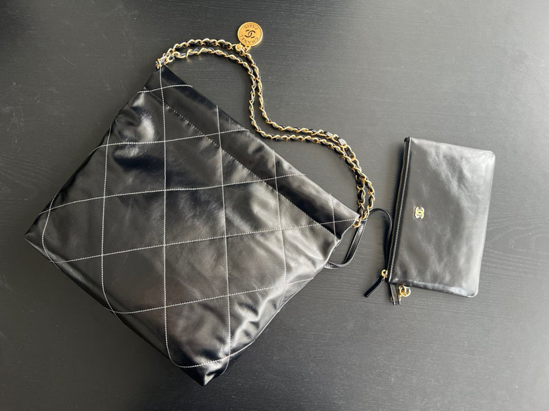 Dragons Bags Detail
