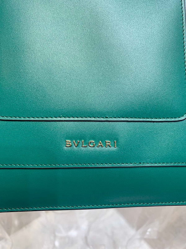 Dragons Bags Detail