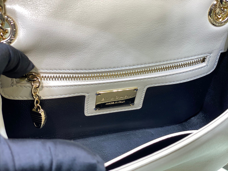 Dragons Bags Detail