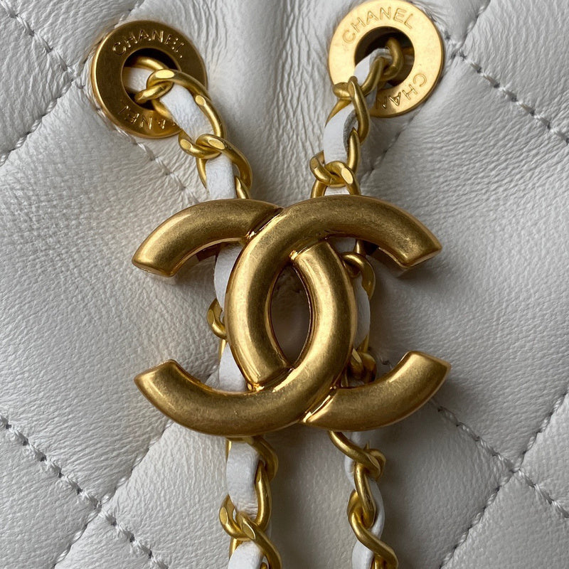 Dragons Bags Detail