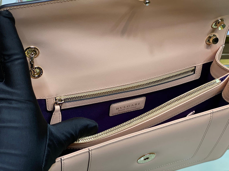 Dragons Bags Detail
