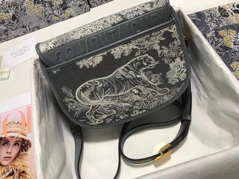 Dragons Bags Detail
