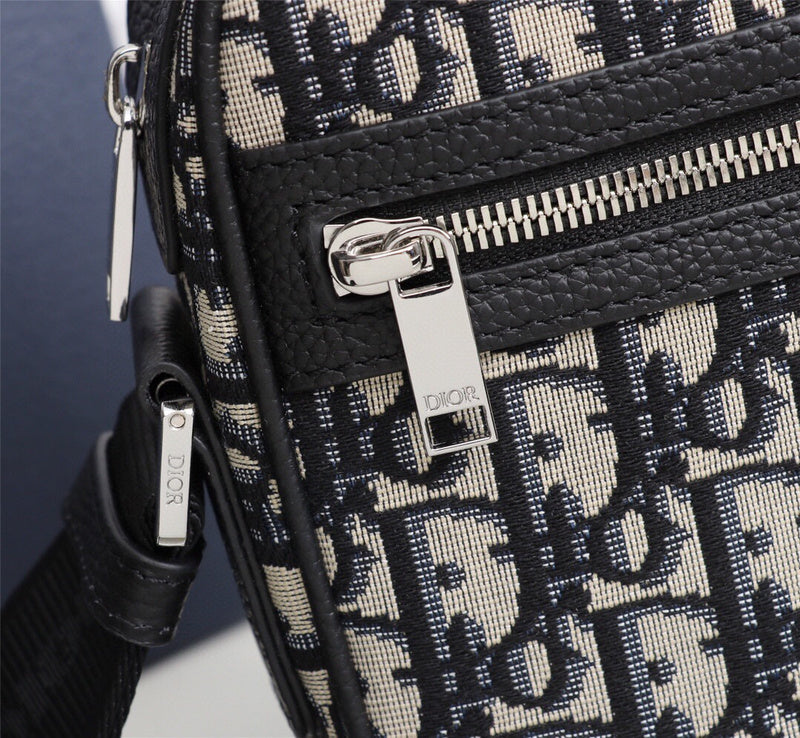 Dragons Bags Detail
