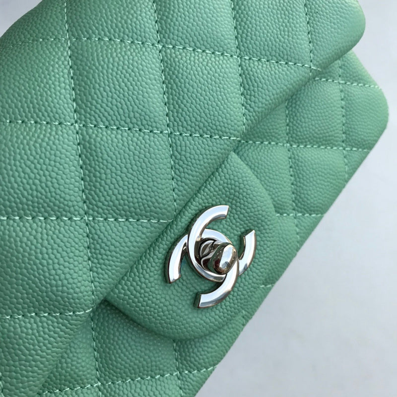 Dragons Bags Detail