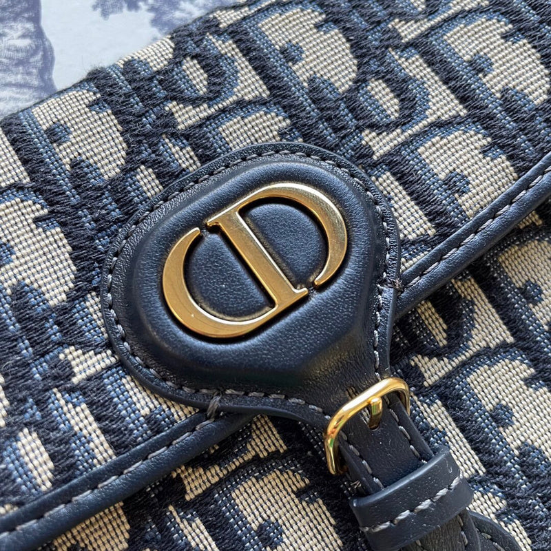 Dragons Bags Detail