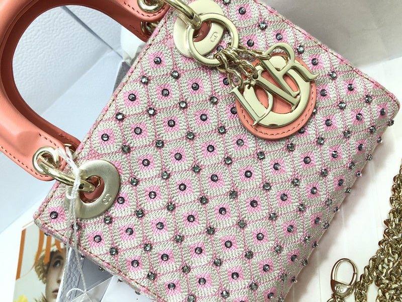 Dragons Bags Detail
