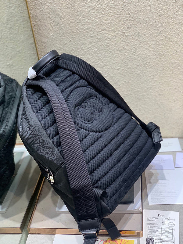 Dragons Bags Detail