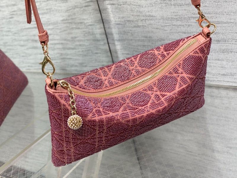 Dragons Bags Detail