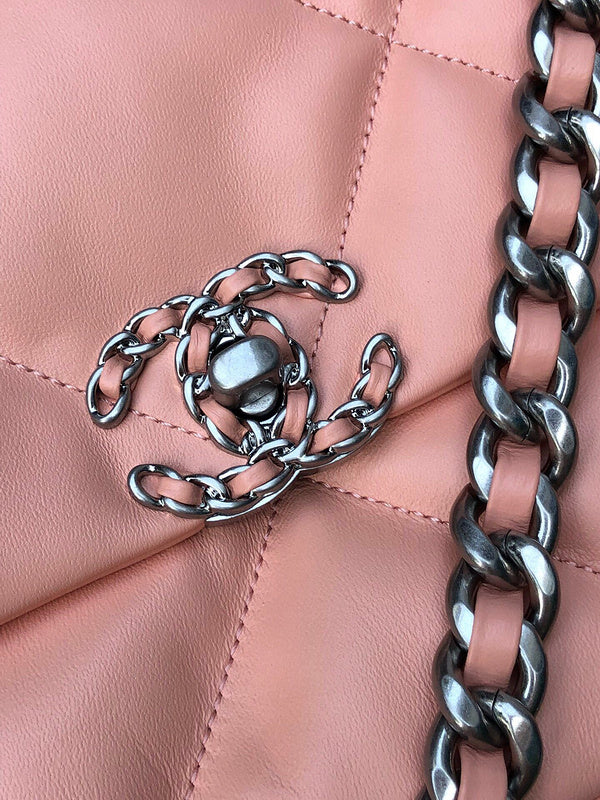 Dragons Bags Detail