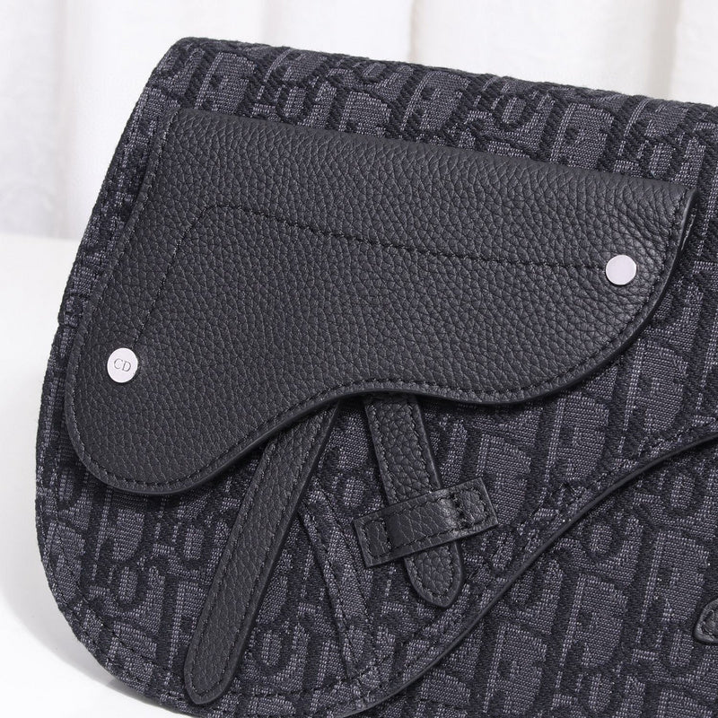 Dragons Bags Detail