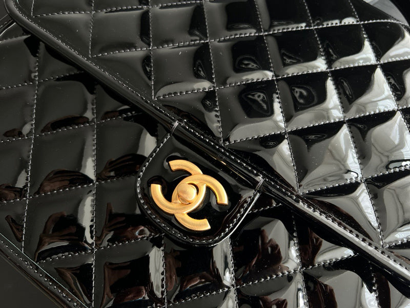 Dragons Bags Detail