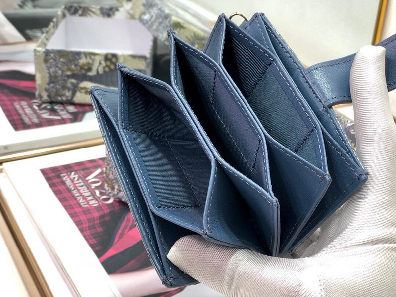 Dragons Bags Detail