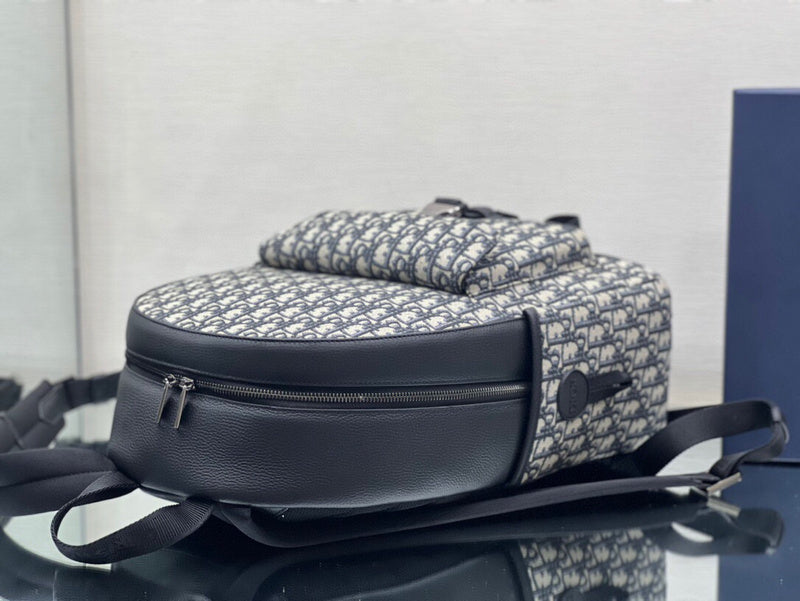 Dragons Bags Detail