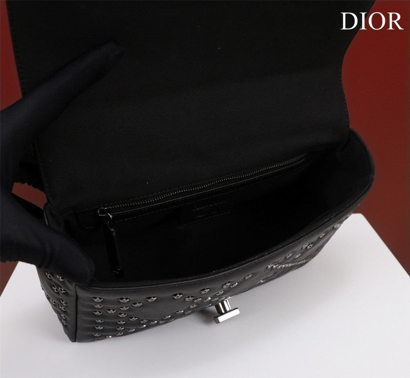 Dragons Bags Detail