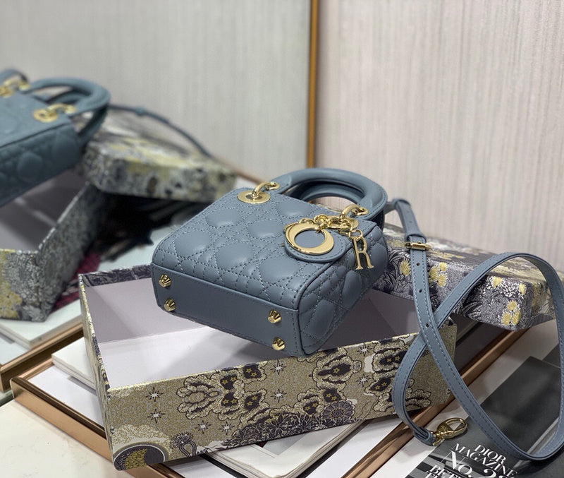 Dragons Bags Detail