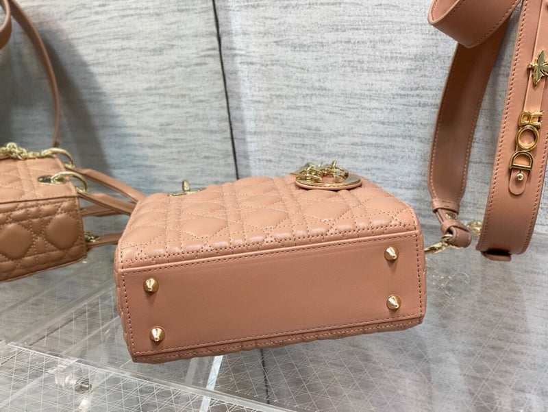 Dragons Bags Detail