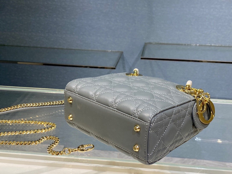 Dragons Bags Detail