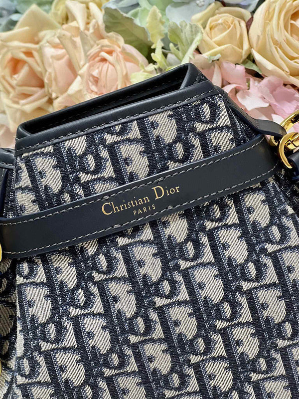 Dragons Bags Detail