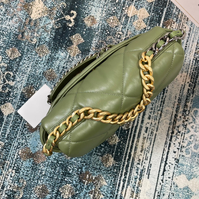Dragons Bags Detail