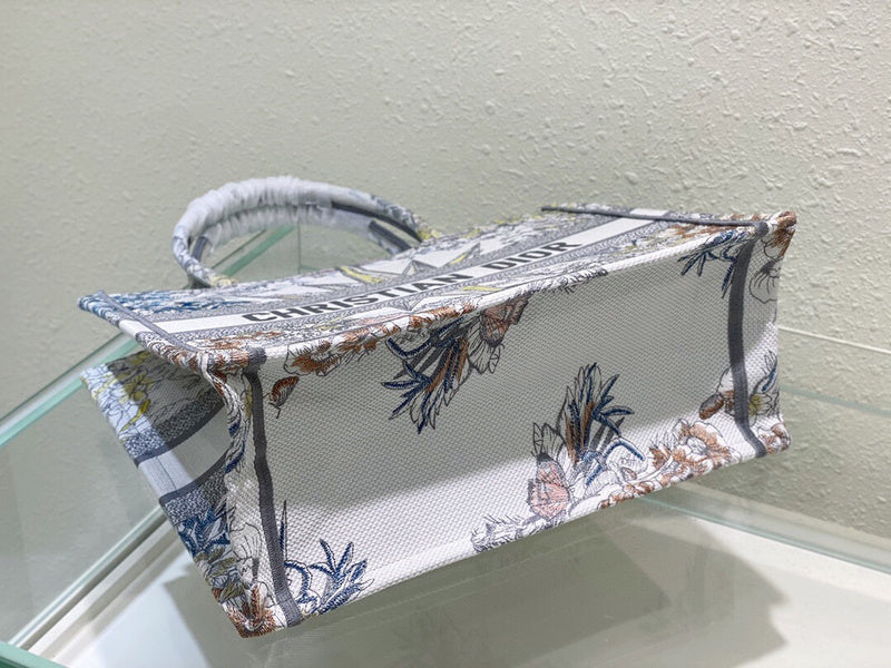 Dragons Bags Detail