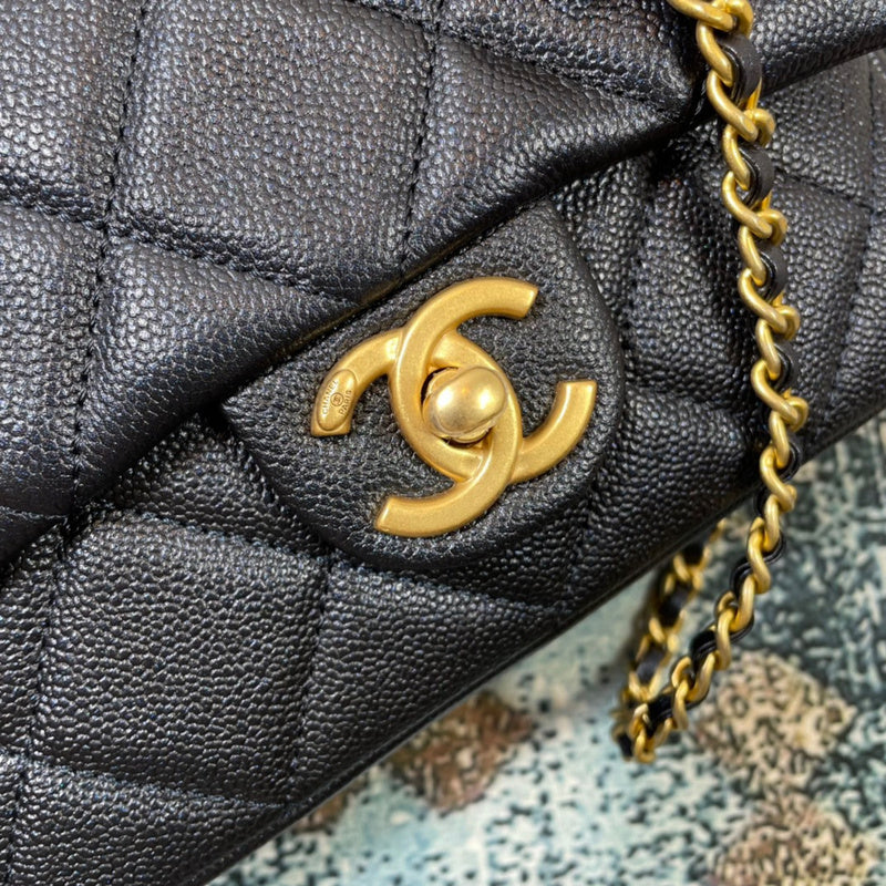 Dragons Bags Detail