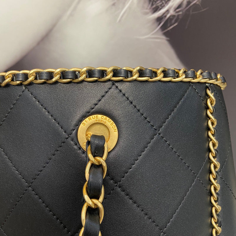 Dragons Bags Detail
