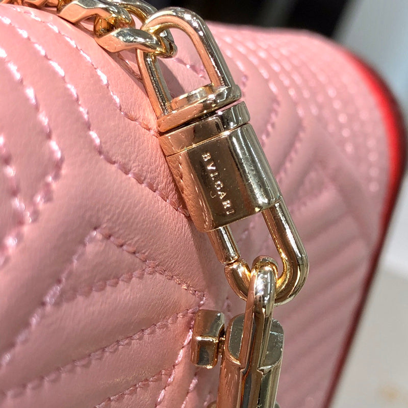 Dragons Bags Detail