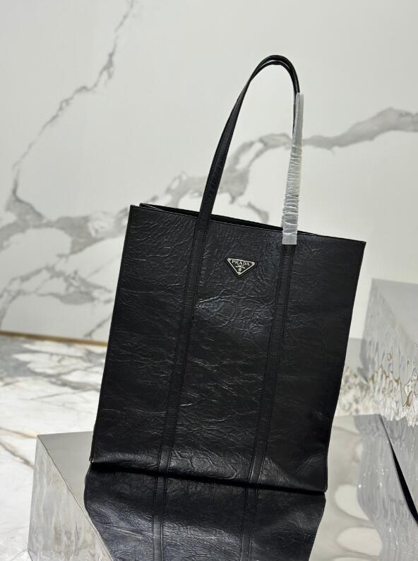 Dragons Bags Detail