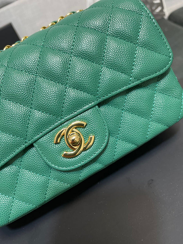 Dragons Bags Detail