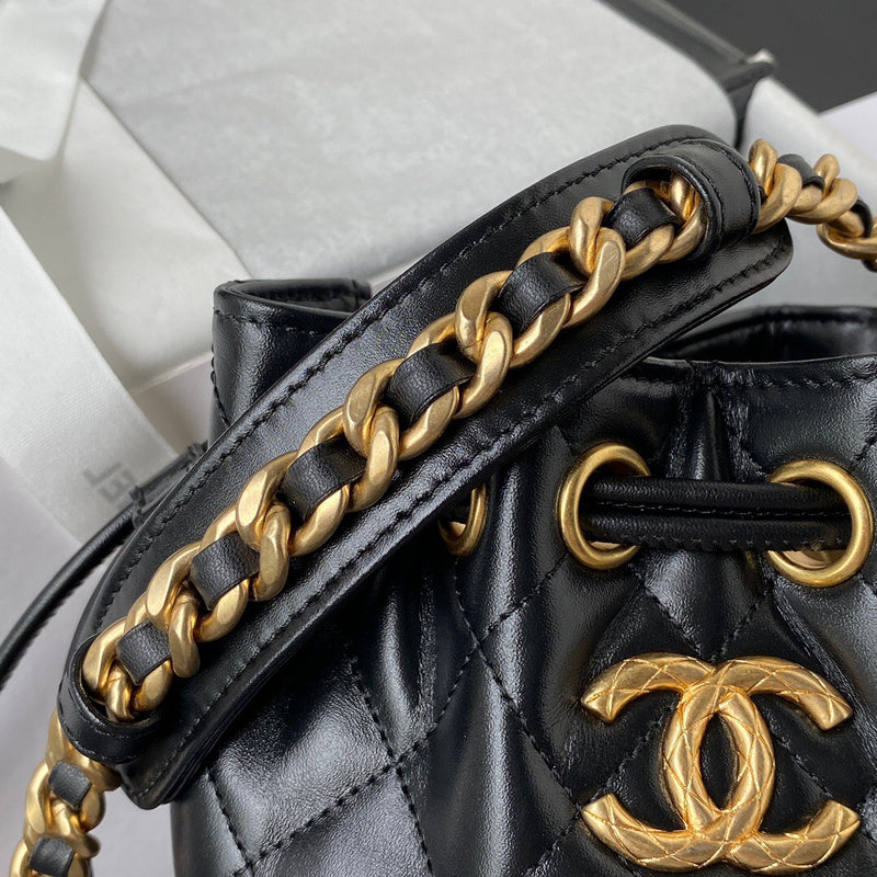 Dragons Bags Detail