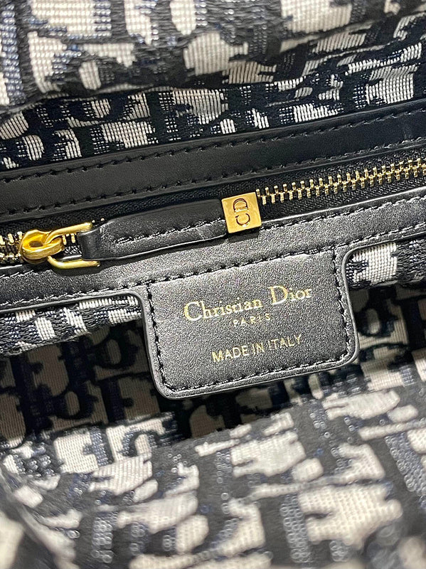 Dragons Bags Detail