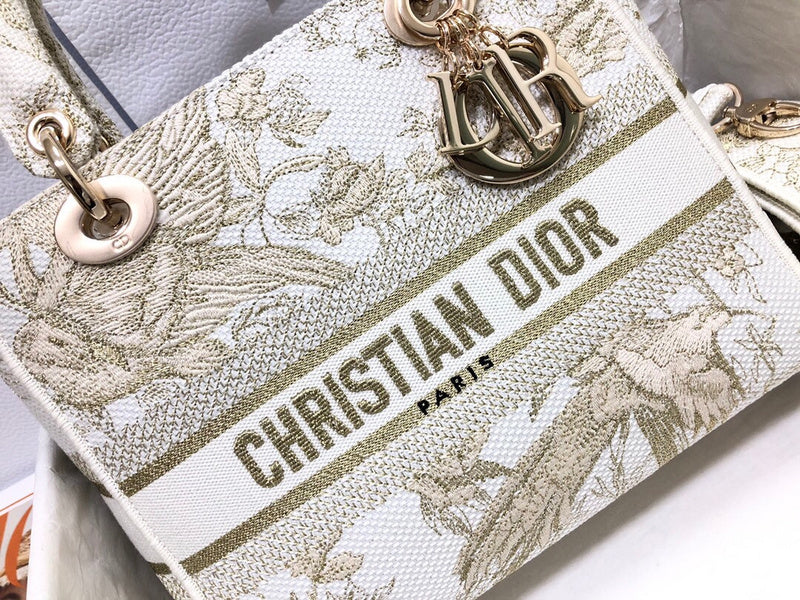 Dragons Bags Detail