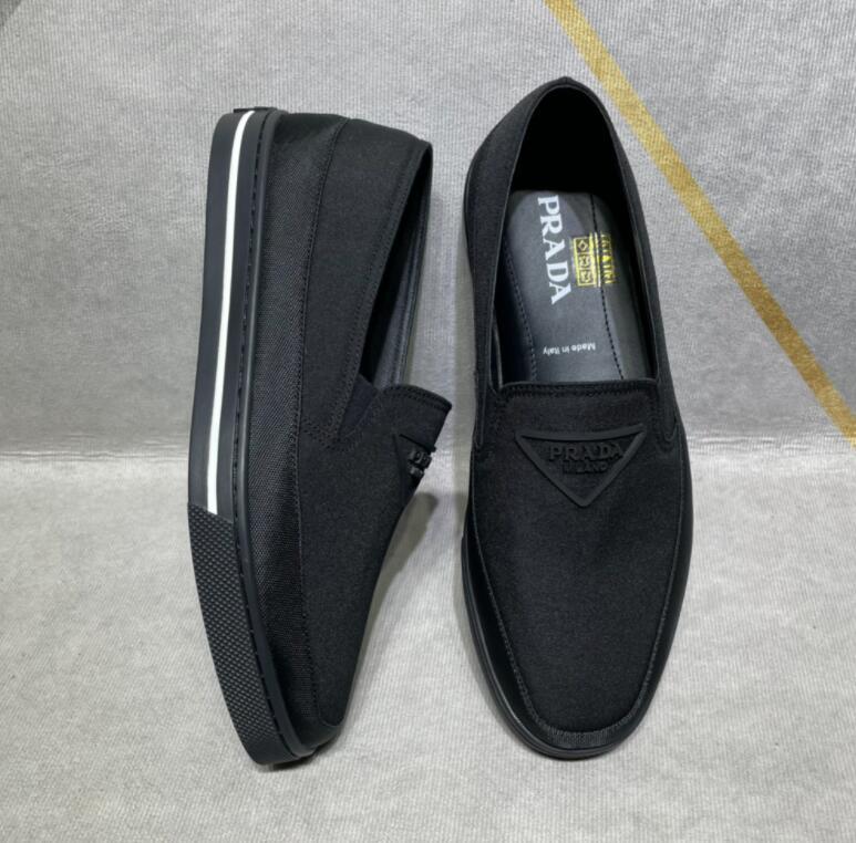 Dragons Bags Detail