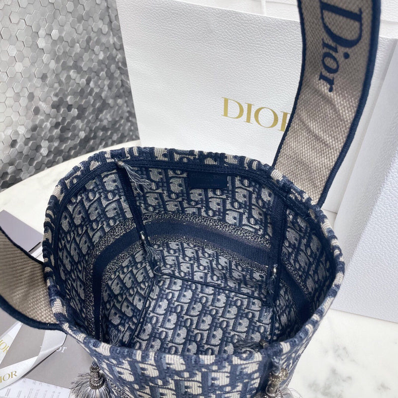 Dragons Bags Detail