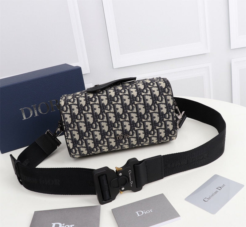 Dragons Bags Detail