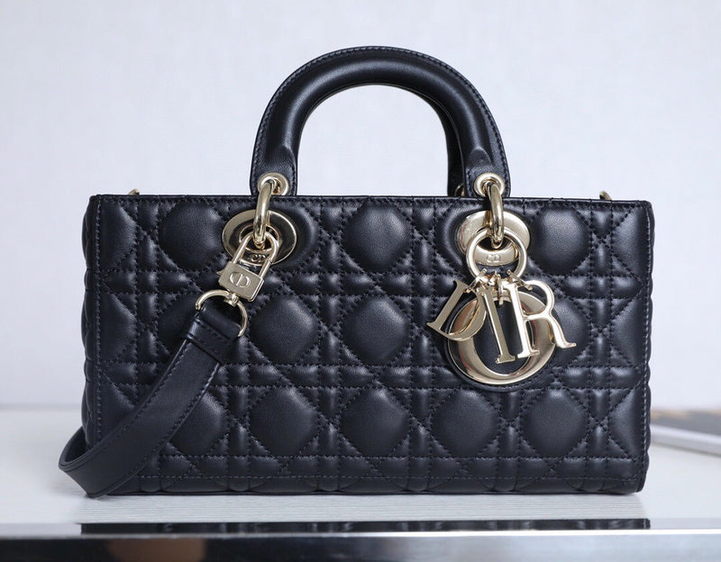 Dragons Bags Detail