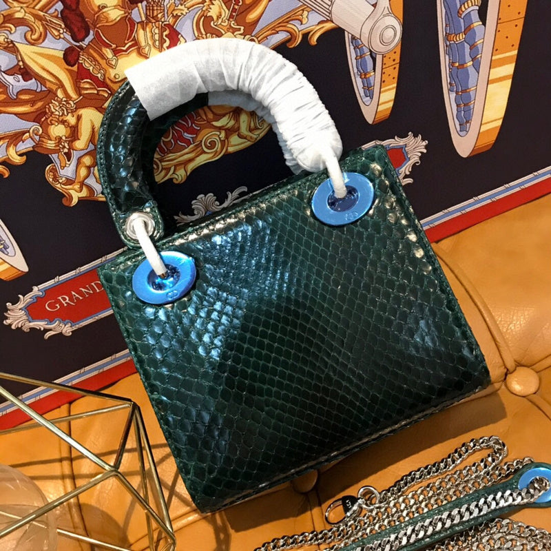 Dragons Bags Detail