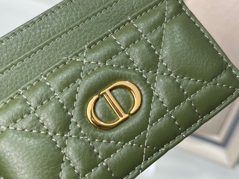 Dragons Bags Detail