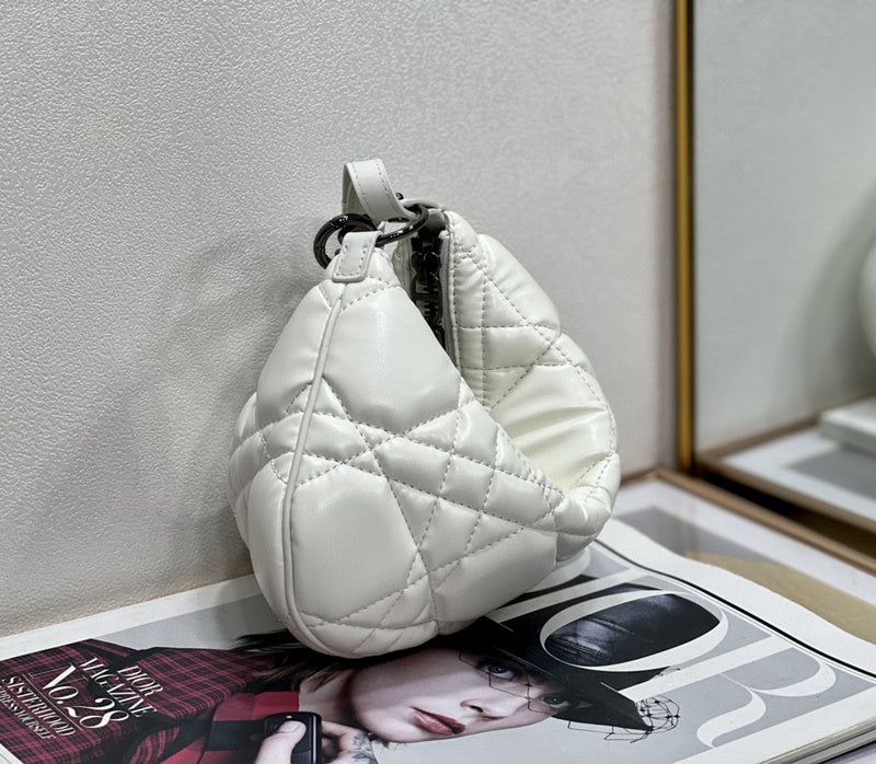 Dragons Bags Detail