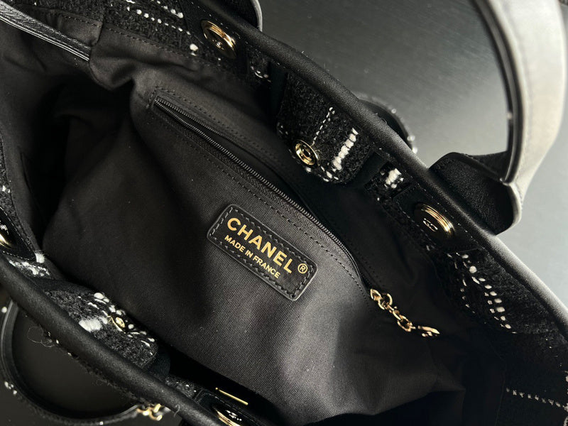Dragons Bags Detail
