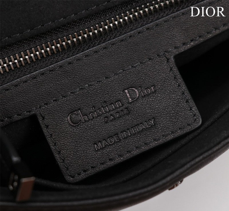 Dragons Bags Detail