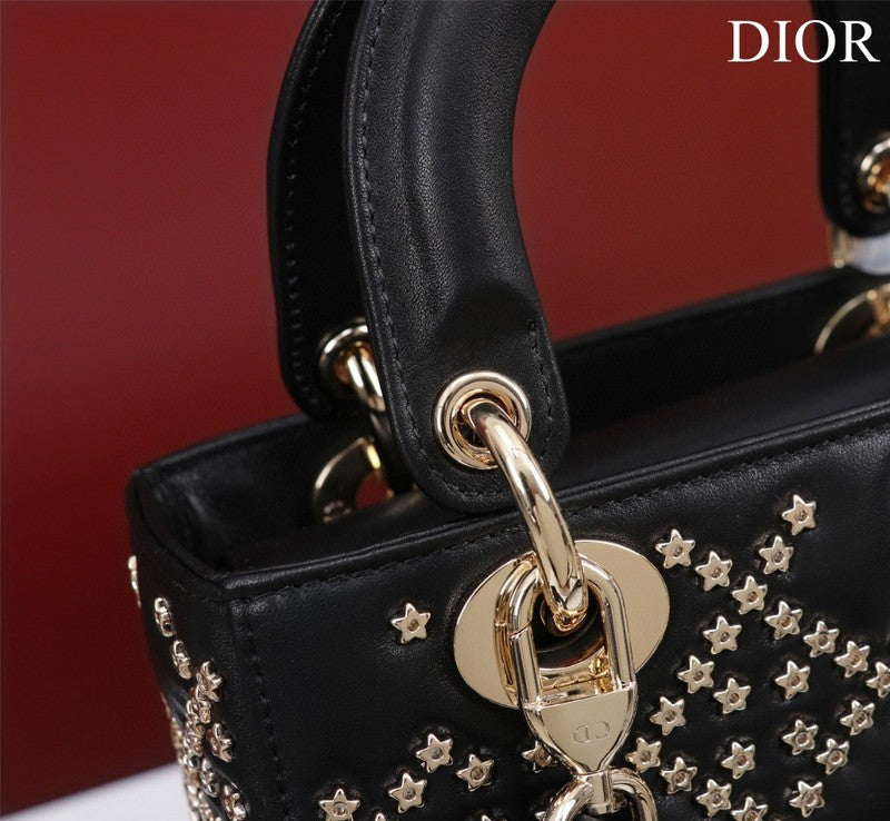 Dragons Bags Detail
