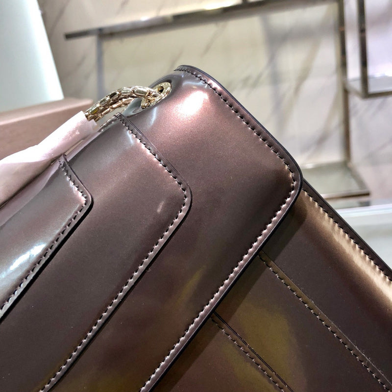Dragons Bags Detail