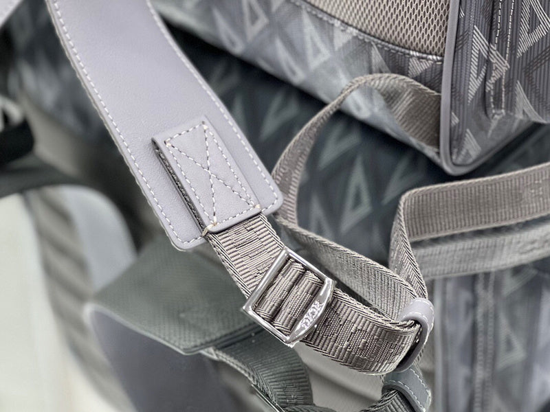 Dragons Bags Detail