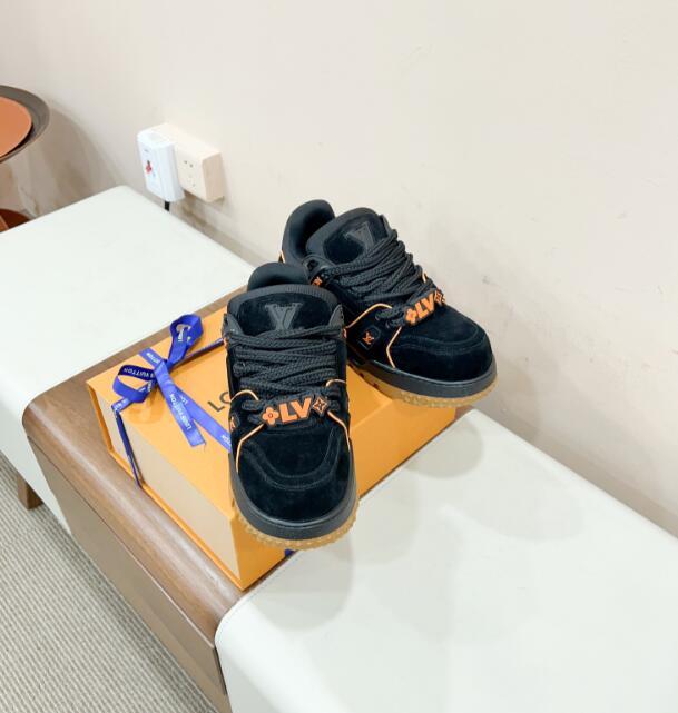 Dragons Bags Detail