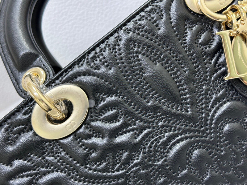 Dragons Bags Detail