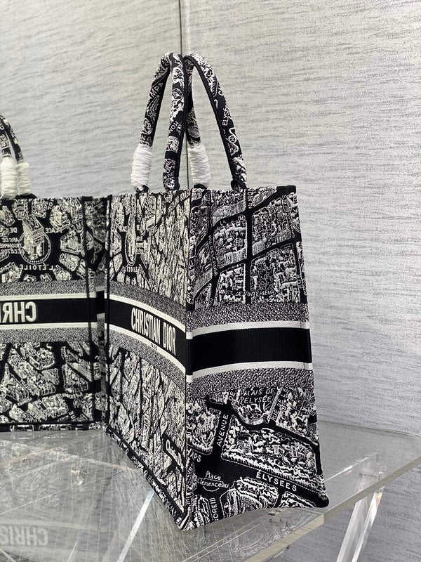 Dragons Bags Detail